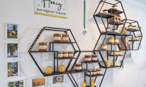 Bienenhonig und Bienenwachsprodukte im Haus Herma kaufen