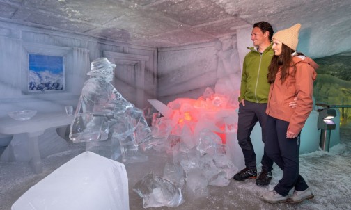 Eisskulptur im Dachstein Eispalast © Harald Steiner